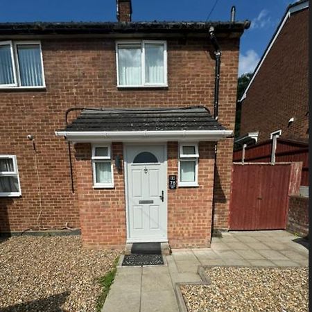 Charming 3-Bedroom Retreat With Modern Comforts South Ockendon Exterior foto